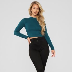 FASHION NOVA LONG SLEEVE CROP TOP✨